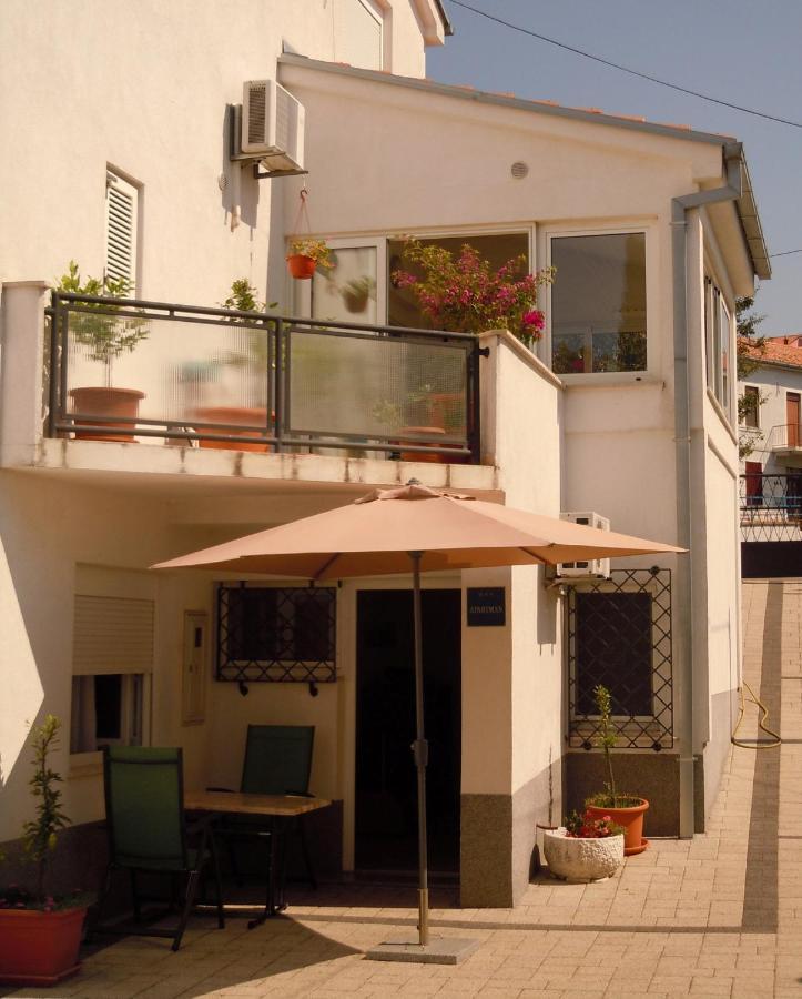Apartman Crikvenica 30048 - Jasna Экстерьер фото